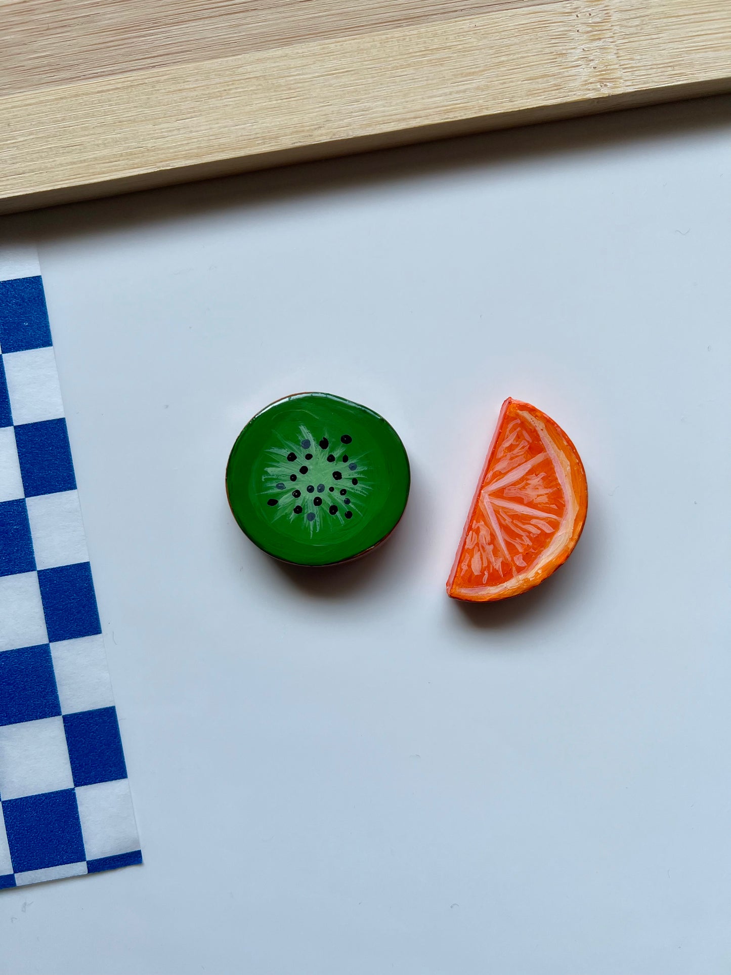 Kiwi + orange magnet